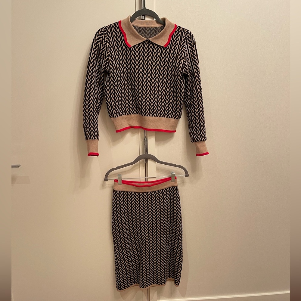 Black and beige knit skirt sweater suit set PXS